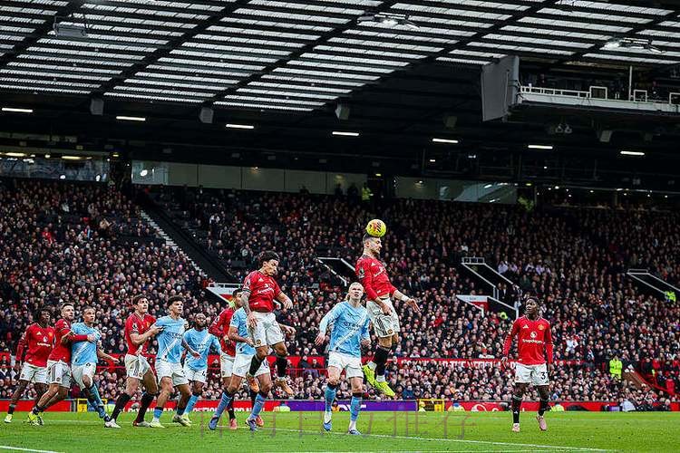 姆伯莫破门多尔古建功 曼联2-0完胜曼城